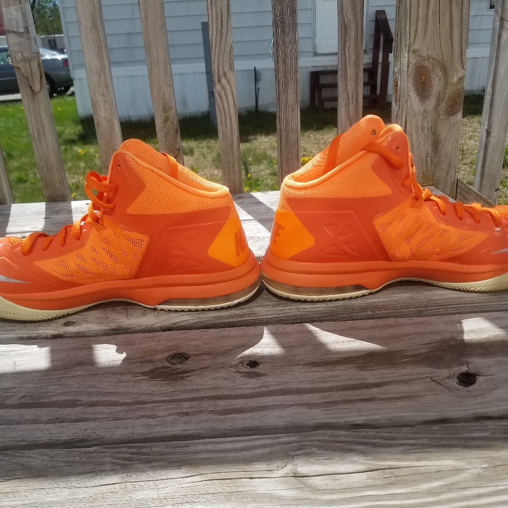 Men's Nike Air shoes (size 12)